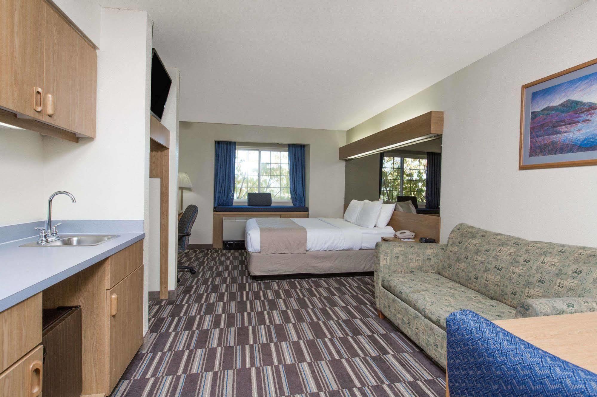 Baymont Inn & Suites By Wyndham Anchorage Airport Dış mekan fotoğraf